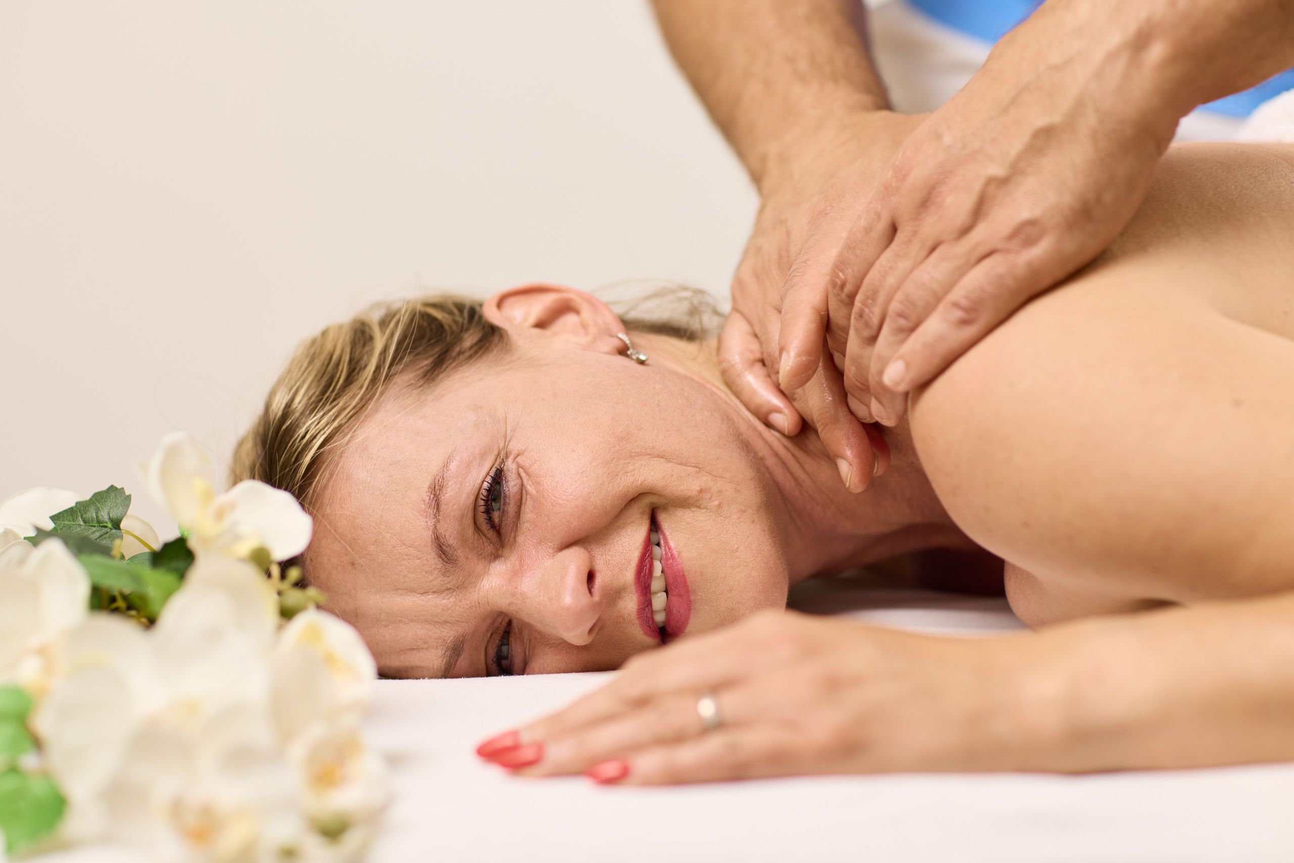 Behandlung am Nacken