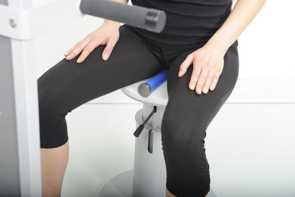 Beckenbodentrainer in Anwendung