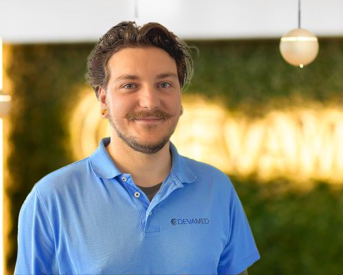 Portrait Milos Makera